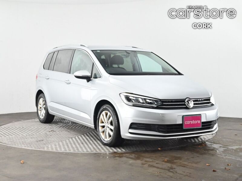 Volkswagen Touran Image