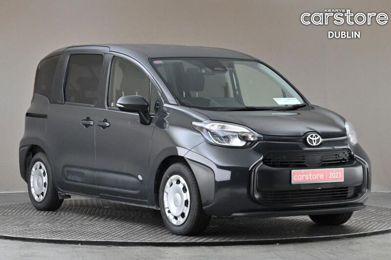 Toyota Sienta Image